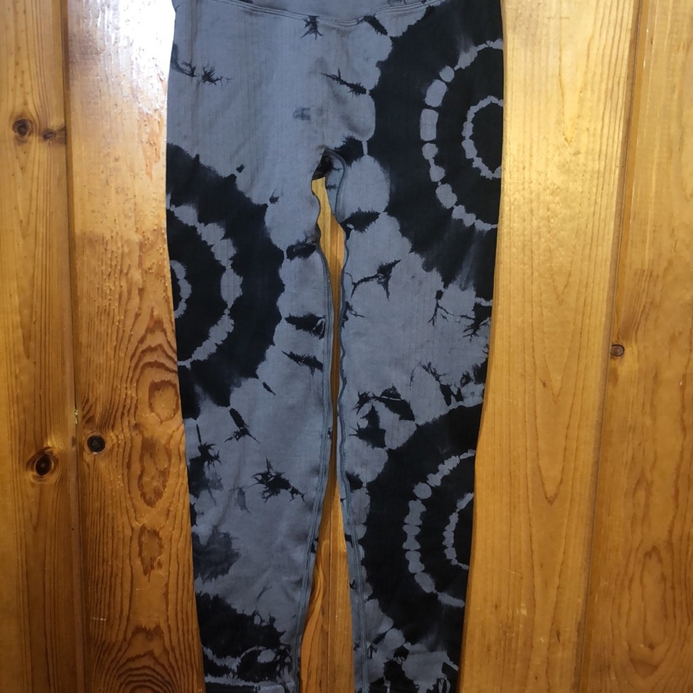 Victoria’s Secret Pink Tie Dye Seamless High Waist Leggings size XS workout pant - Picture 10 of 14